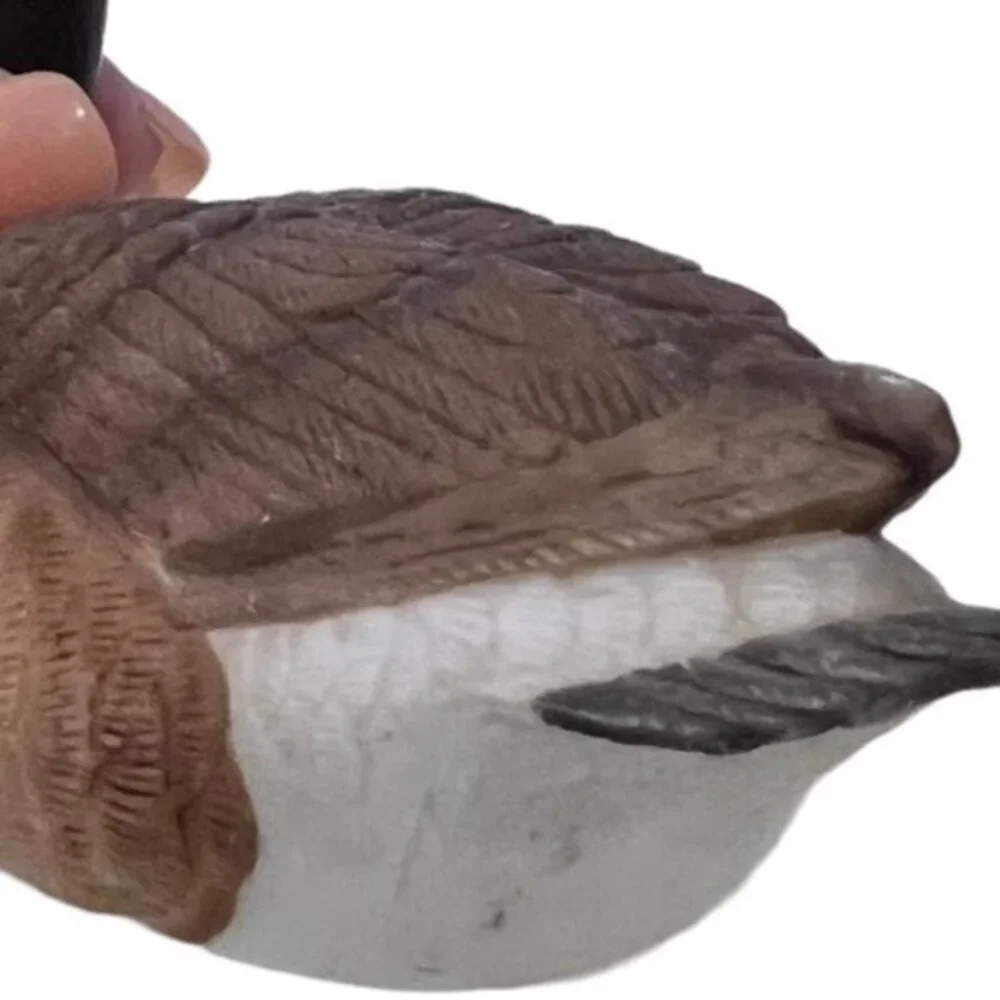 Lefton CANADA GOOSE Porcelain Bird Figurine 06591‎ Nest Egg Collection 1988